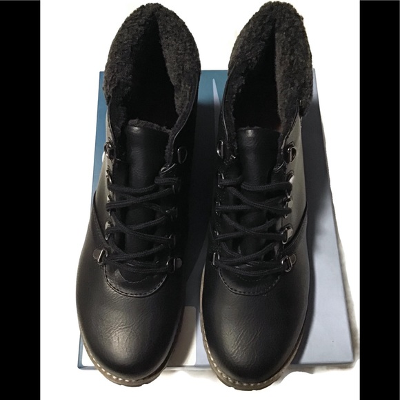 Mountain Sole Winter Boots - Picture 1 of 4